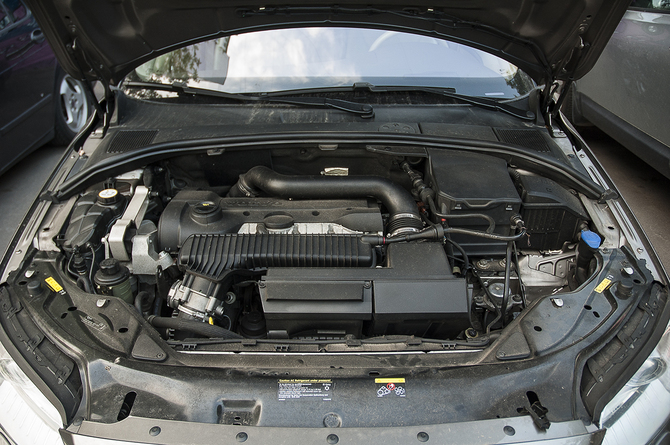 как снять заднюю полку на volvo s80 как снять заднюю полку на volvo s80